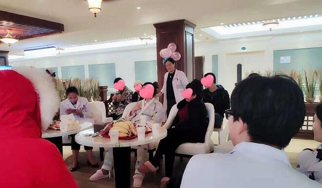 坐月子